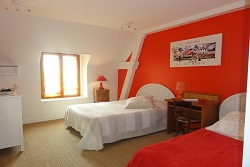 Chambre 3 personnes,un lit 2 places, un lit 1 place